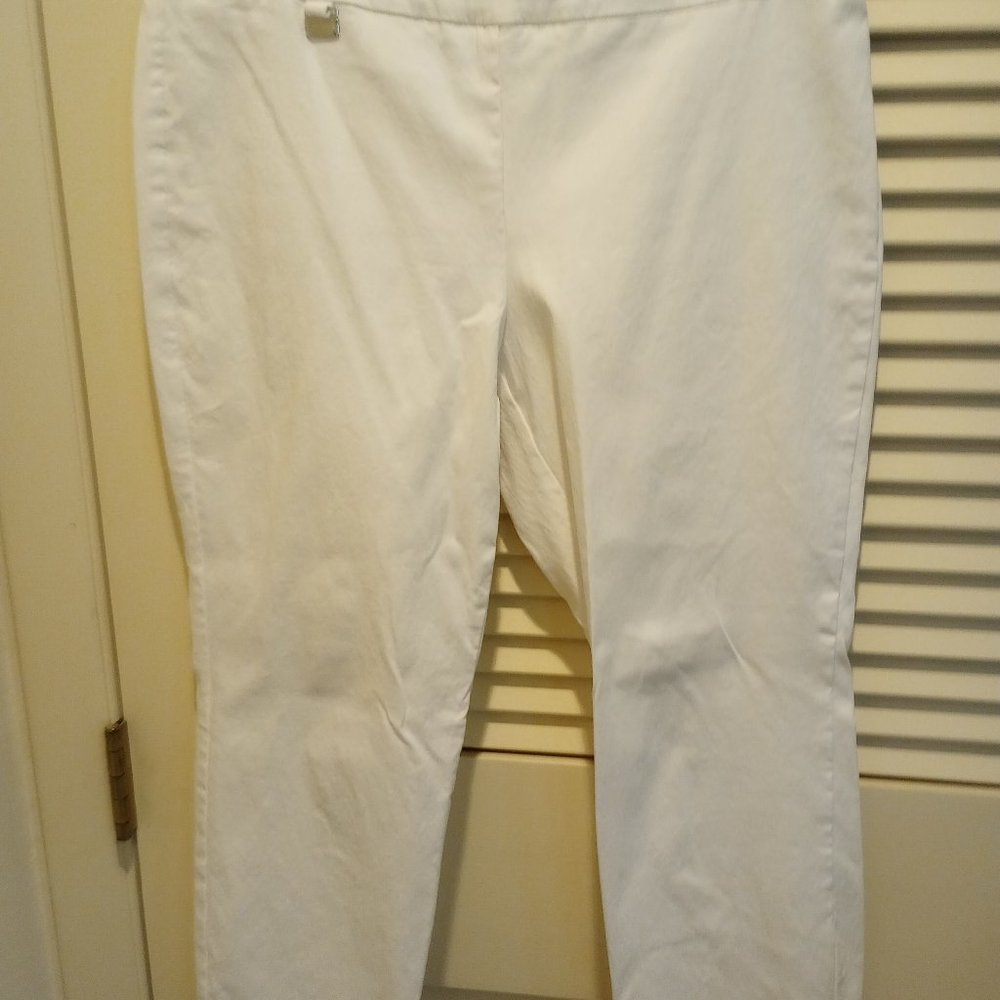 Alfani crop pants, size 12, white, great condition, no stains!